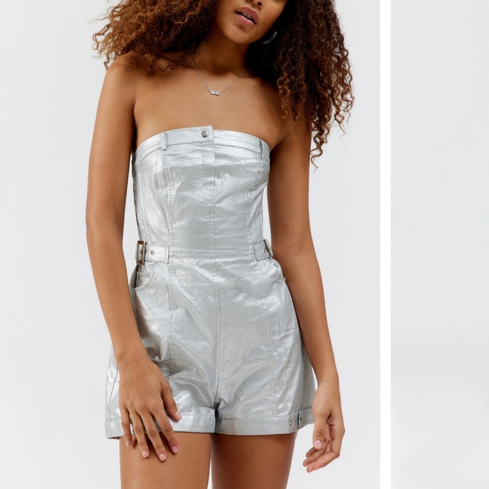 SOLD‼️ NWT UO Metallic Romper size M